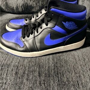 Nike Black and Blue Athletic Shoes